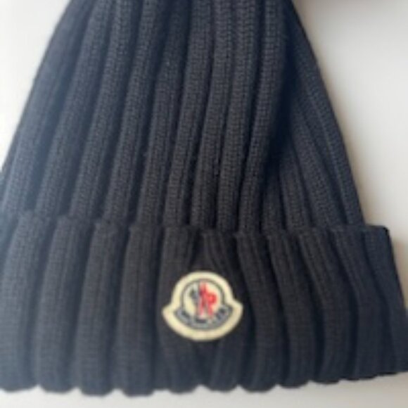 Cozy Moncler Ribbed Wool Beanie with Faux Fur Pom - Black (Never worn) - Picture 5 of 5